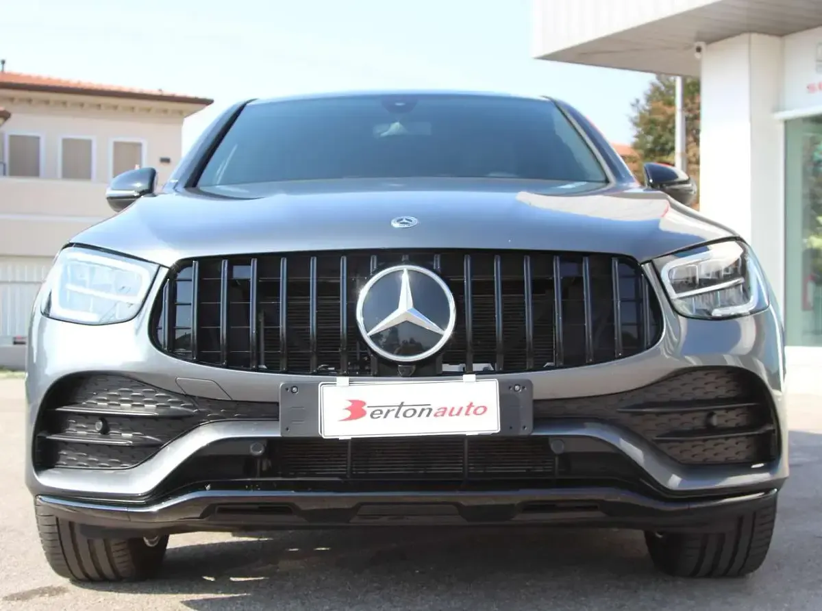 Usata Mercedes GLC300 Premium 194 CV (142 kW) 2022 Grigio selenite SUV
