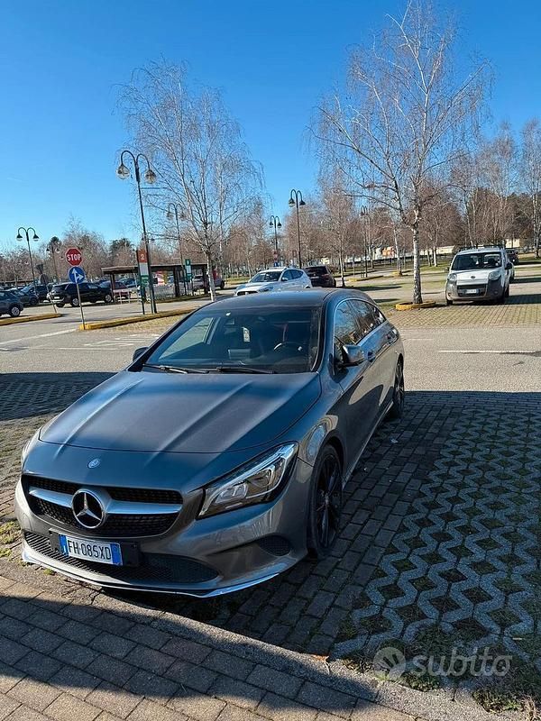 Usata Mercedes CLA220 Shooting Brake 177 CV (130 kW) 2017 Grigio Station wagon