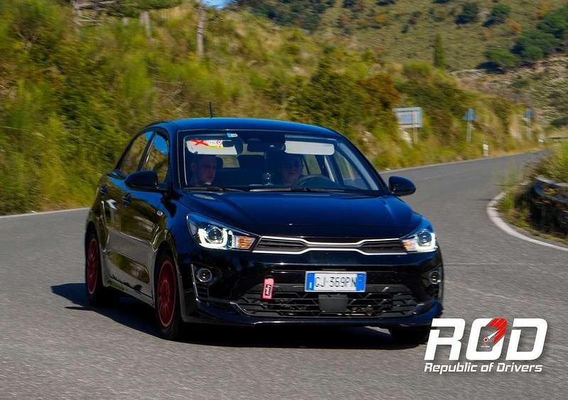 Usata Kia Rio Style 82 CV (60 kW) 2022 Nero Berlina