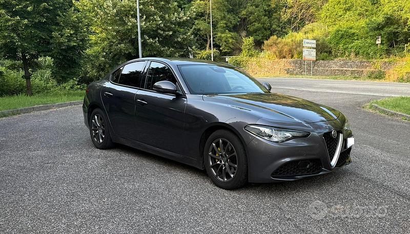 Usata Alfa Romeo Giulia 190 CV (139 kW) 2019 Grigio Berlina