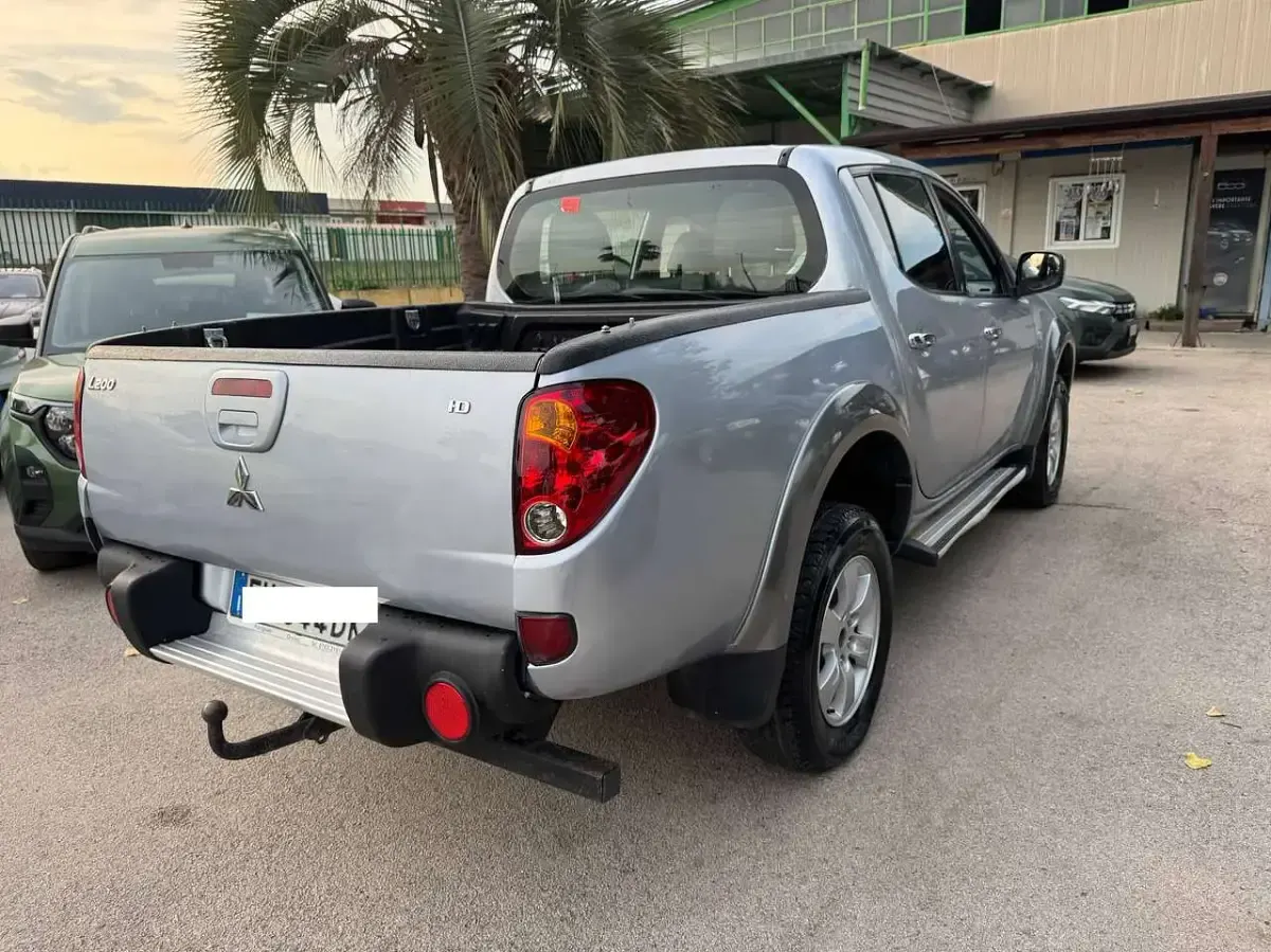 Usata Mitsubishi L200 Intense 136 CV (100 kW) 2014 Argento Pick-up
