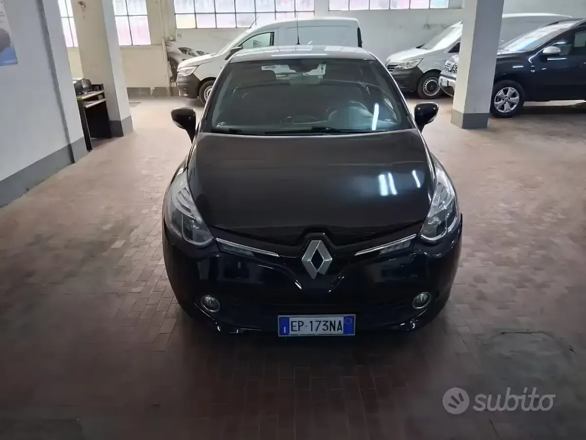 Usata Renault Clio 90 CV (66 kW) 2012 Nero Utilitaria