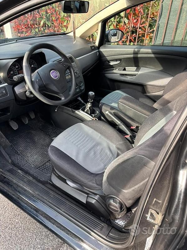 Usata Fiat Grande Punto 90 CV (66 kW) 2009 Nero Utilitaria