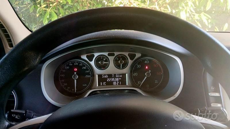 Usata Lancia Delta 130 CV (95 kW) 2009 Grigio Utilitaria