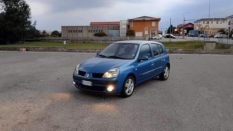 Usata Renault Clio II Dynamique 106 CV (77 kW) 2005 Berlina