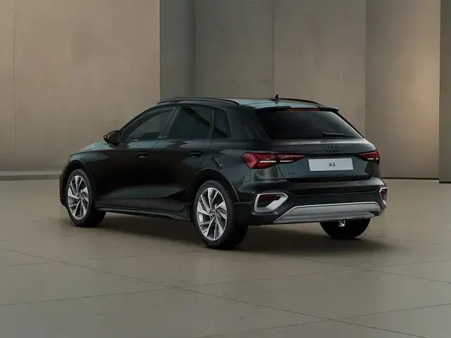 Nuova Audi A3 Advanced Plus 150 CV (110 kW) 2025 Nero mythos metallizzato Berlina