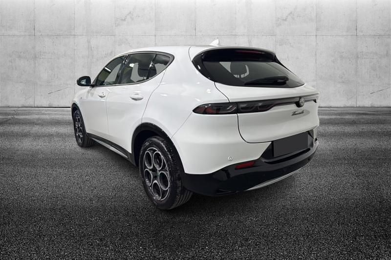 Usata Alfa Romeo Tonale Ti 160 CV (117 kW) 2023 Bianco pastello SUV