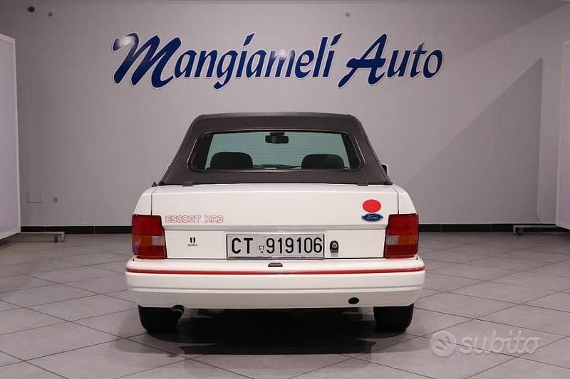 Usata Ford Escort Cabriolet 73 CV (53 kW) 1990 Bianco Cabrio