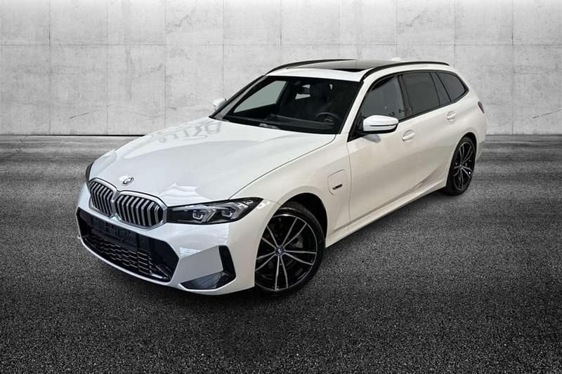 Usata BMW 330e M Sport 292 CV (214 kW) 2022 Bianco Station wagon