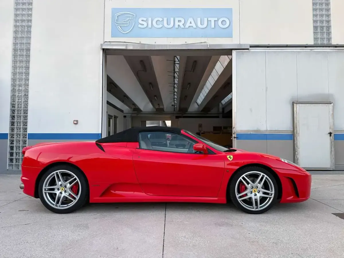 Usata Ferrari F430 489 CV (359 kW) 2005 Rosso corsa Cabrio