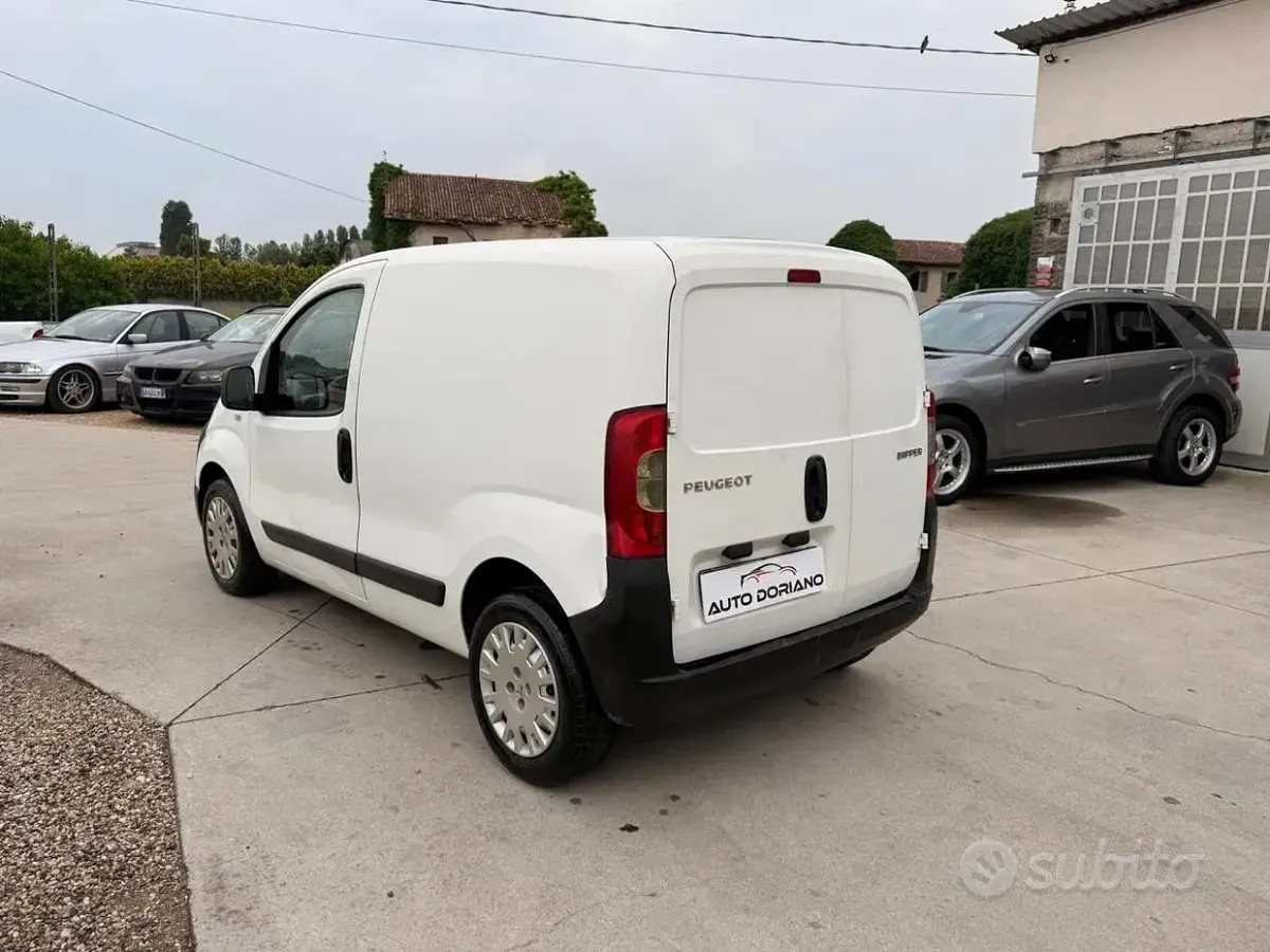 Usata Peugeot Bipper Premium 80 CV (58 kW) 2018 Bianco Monovolume