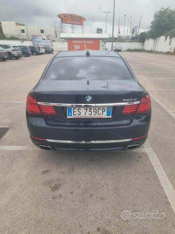 Usata BMW 740 Luxury Line 313 CV (230 kW) 2013 Blu Berlina