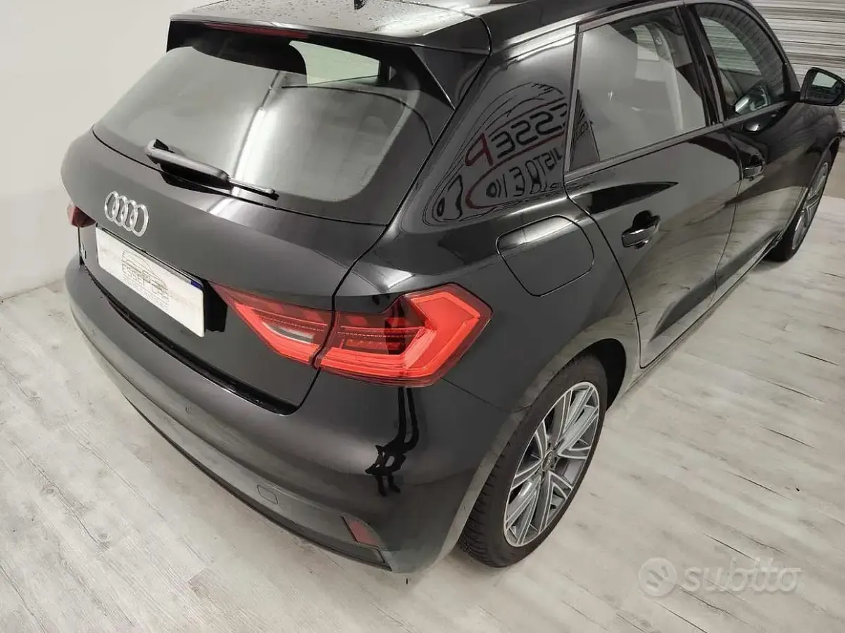 Usado Audi A1 110 CV (80 kW) 2023 Negro SUV