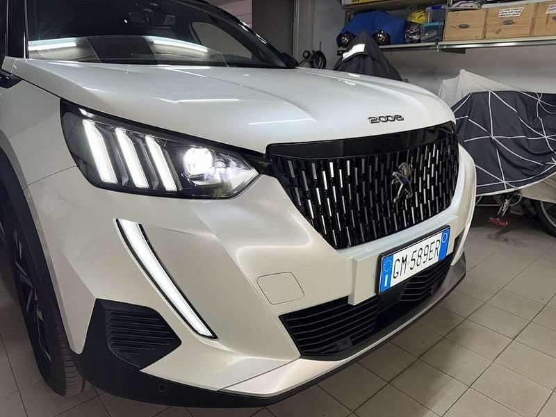 Usata Peugeot 2008 GT 131 CV (96 kW) 2023 Bianco SUV