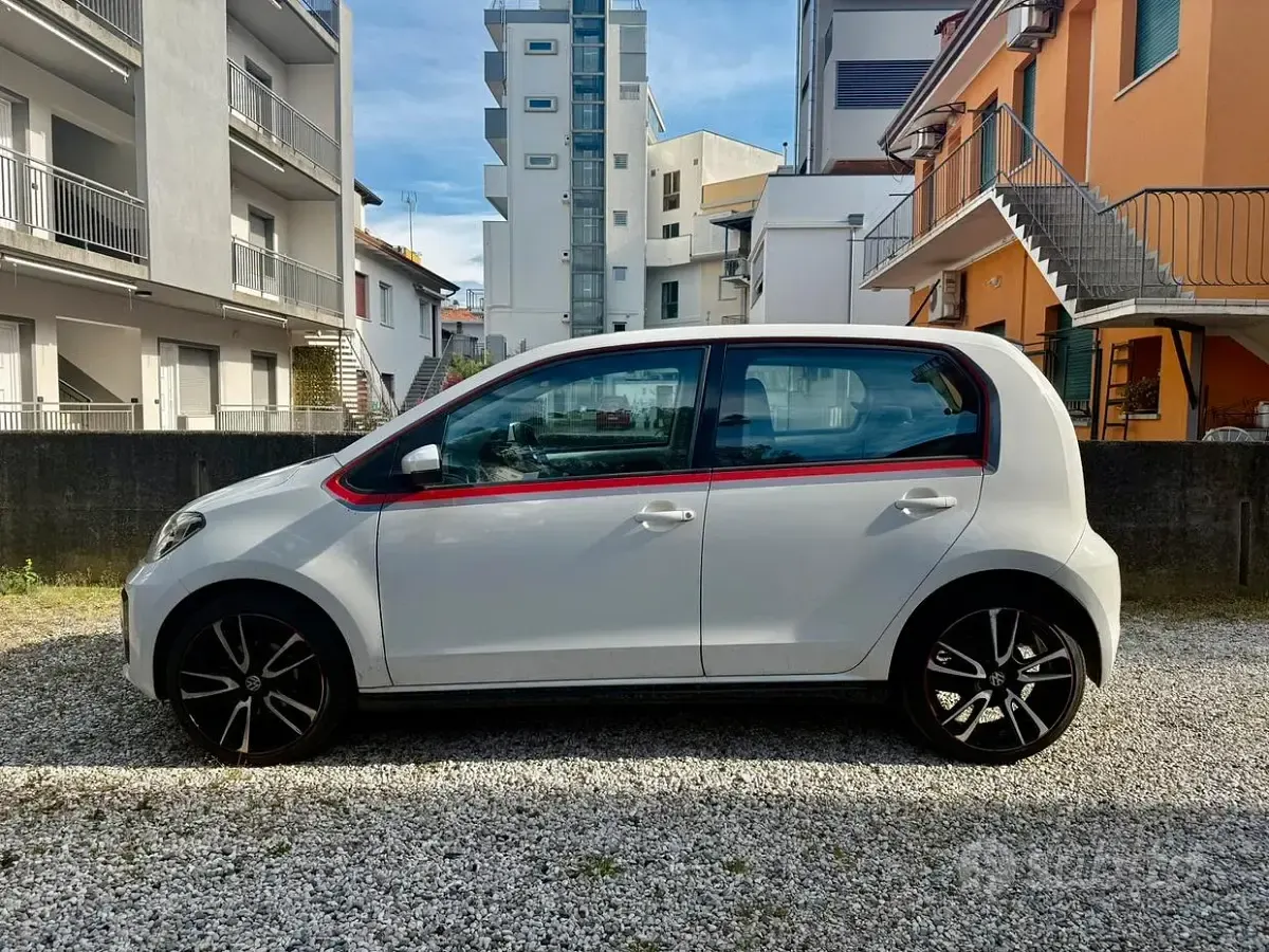 Usata VW up! Move 75 CV (55 kW) 2018 Utilitaria