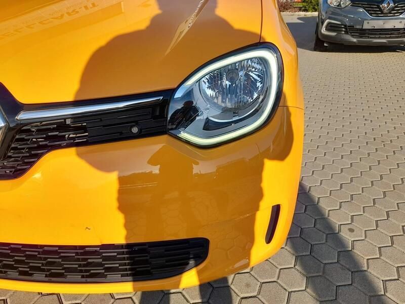 Usata Renault Twingo SE 65 CV (47 kW) 2020 Arancione Utilitaria