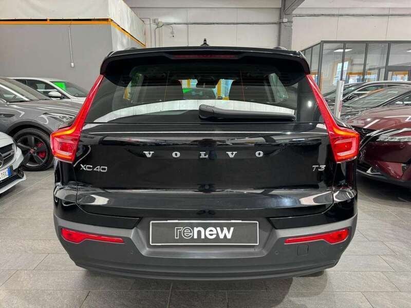 Usata Volvo XC40 163 CV (119 kW) 2020 Nero SUV