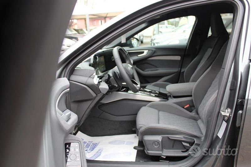 Usata Audi A5 S-Line 204 CV (150 kW) 2025 Grigio scuro Station wagon