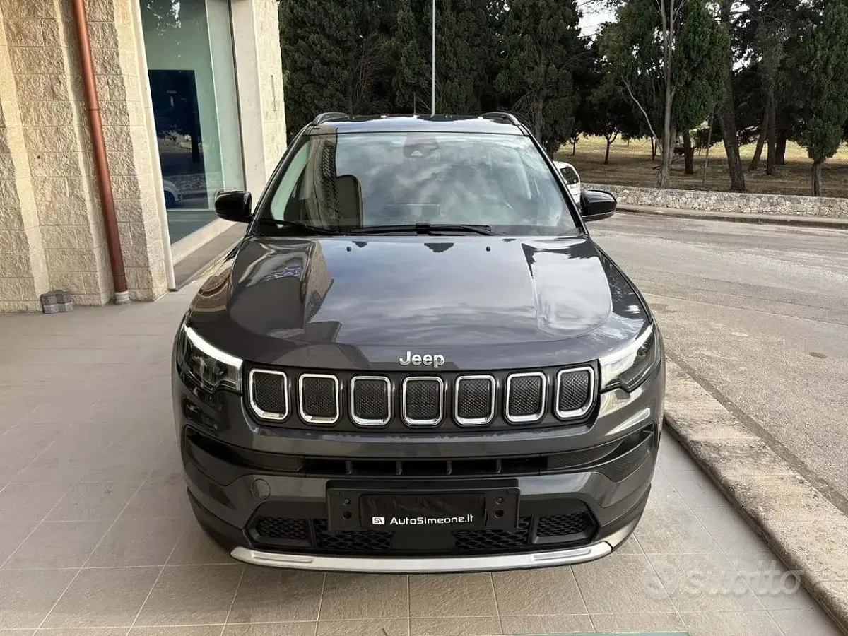 Usata Jeep Compass Limited 131 CV (96 kW) 2023 Grigio scuro SUV