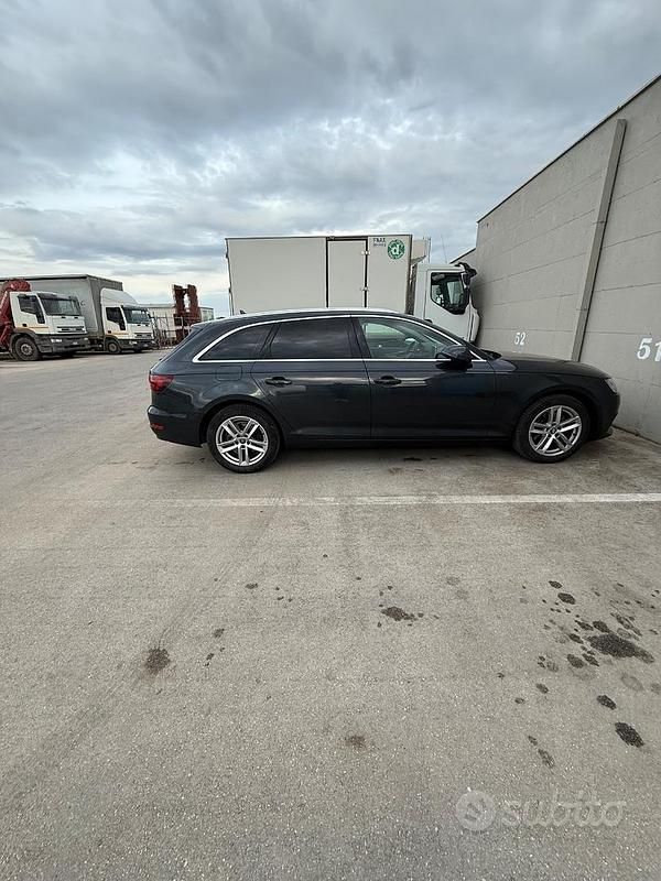 Usata Audi A4 150 CV (110 kW) 2018 Nero Station wagon
