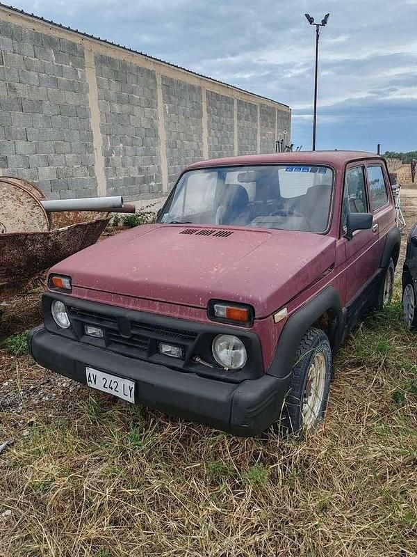 Other Usata 1998 Lada niva SUV | 1300 € (Buon prezzo) - Immagine 1/3