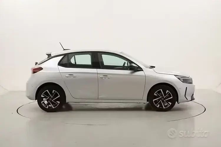 Usata Opel Corsa 101 CV (74 kW) 2025 Grigio Utilitaria