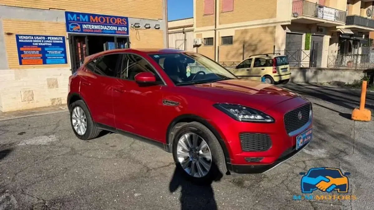 Usado Jaguar E-Pace R-Dynamic 150 CV (110 kW) 2019 Rojo SUV