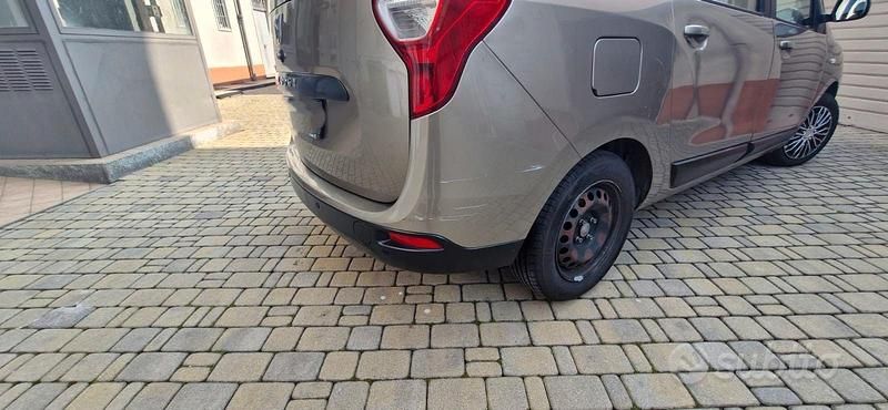 Usata Dacia Lodgy 115 CV (84 kW) 2012 Marrone Monovolume