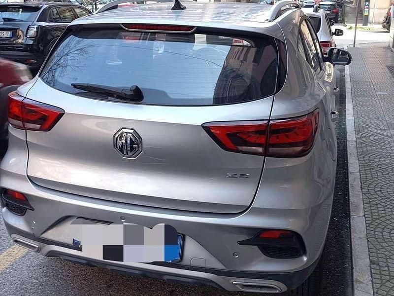 Usata MG ZS Luxury 106 CV (77 kW) 2023 Grigio SUV