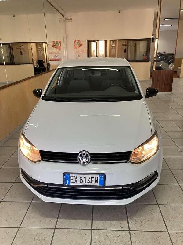 Other Usata 2015 VW Polo Tre volumi | 9500 € (Buon prezzo) - Immagine 1/4