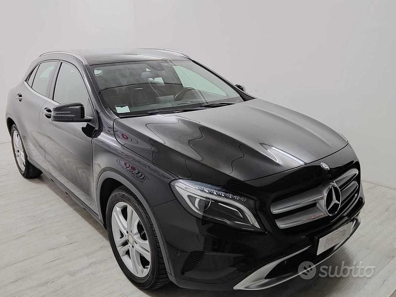 Usata Mercedes GLA180 122 CV (89 kW) 2015 Nero SUV
