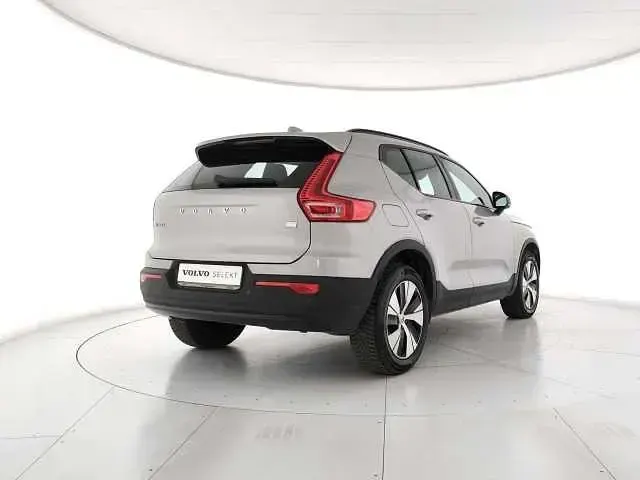 Usata Volvo XC40 Plus 129 CV (94 kW) 2023 Grigio SUV