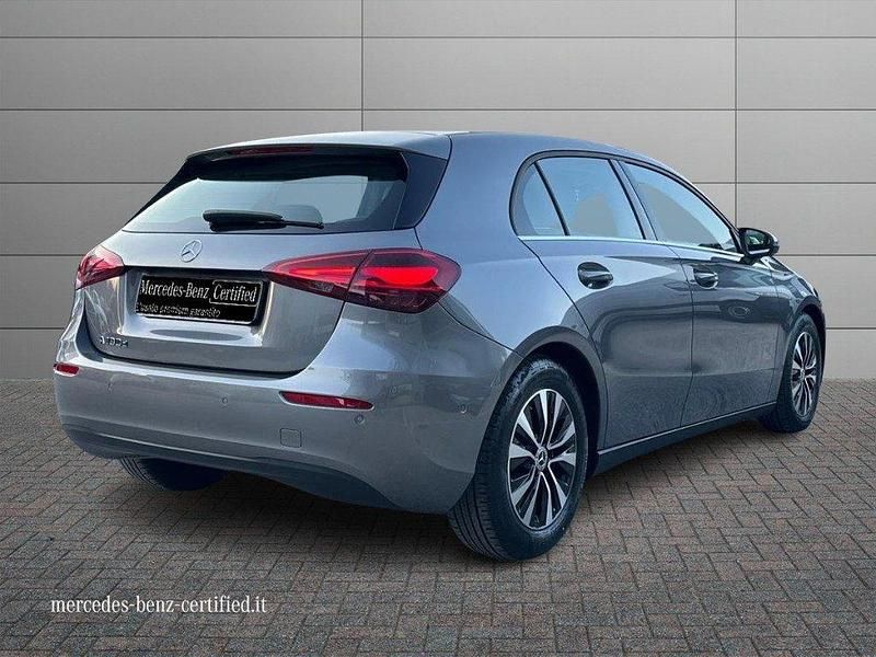 Usata Mercedes A180 Advanced 116 CV (85 kW) 2025 Grigio scuro Berlina