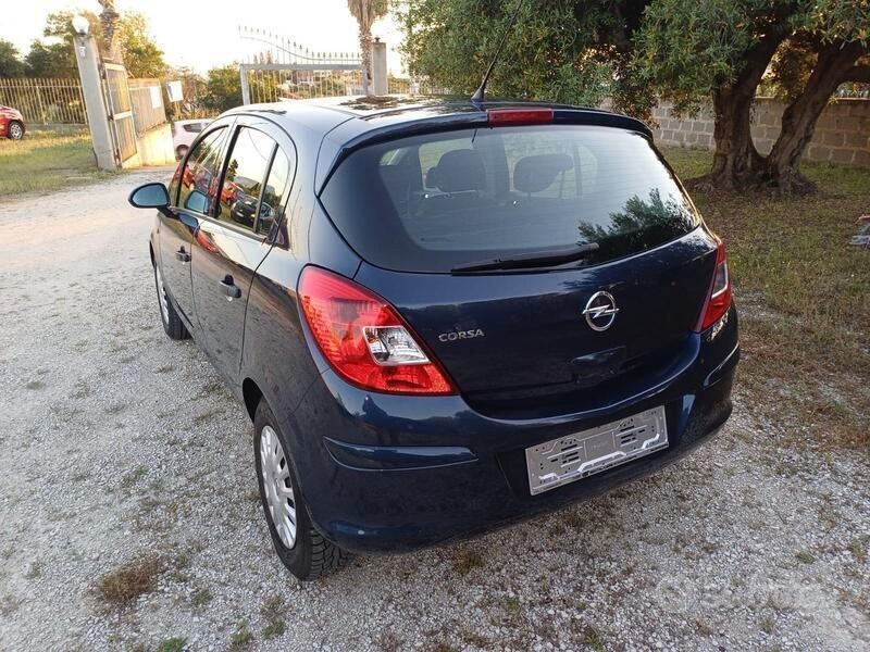 Usata Opel Corsa 85 CV (62 kW) 2014 Blu Berlina