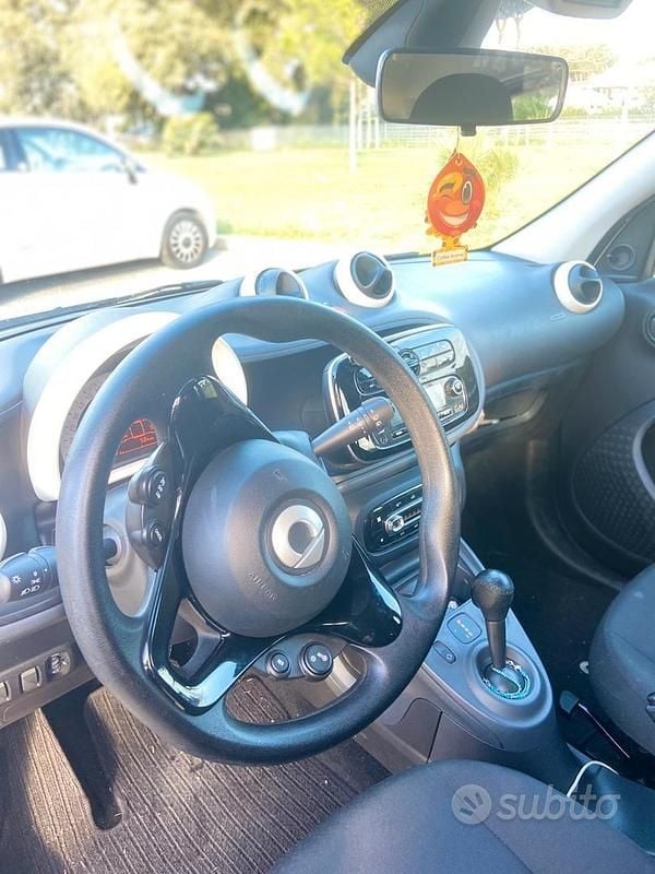 Usata Smart ForFour 71 CV (52 kW) 2019 Bianco Utilitaria