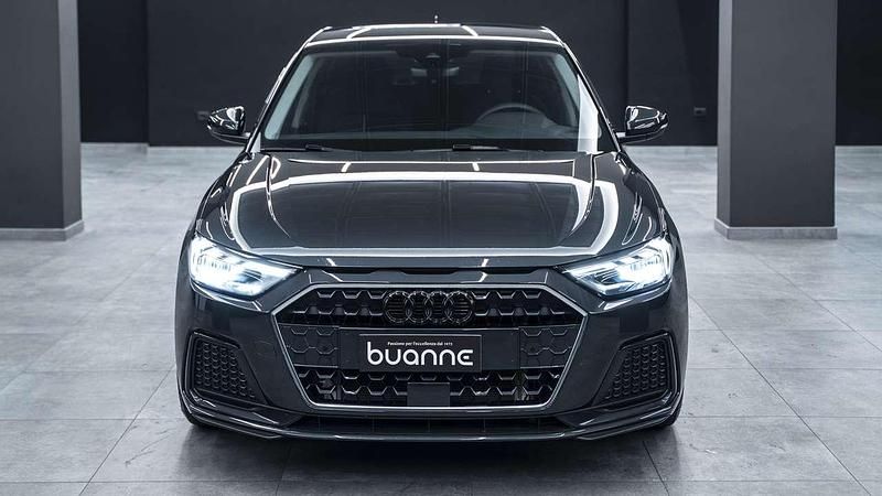 Usata Audi A1 Sportback Admired 95 CV (69 kW) 2025 Grigio scuro metall perlato Utilitaria