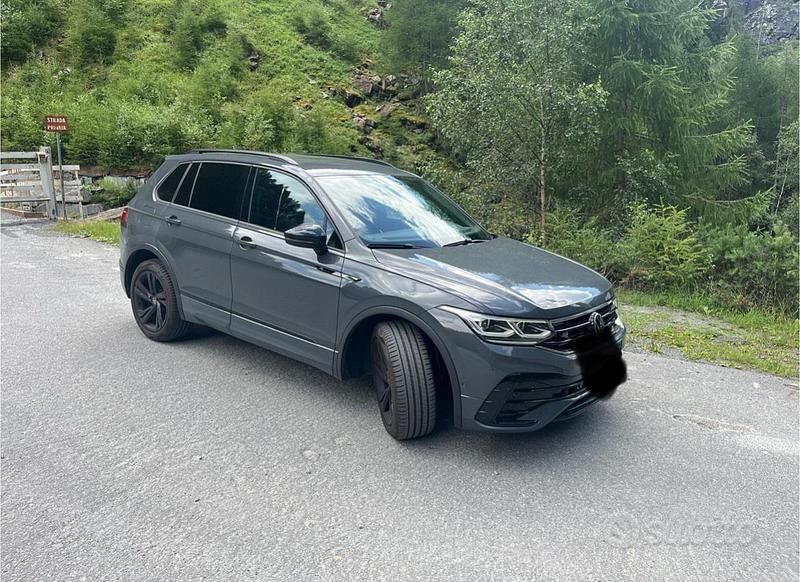 Usata VW Tiguan R-line 150 CV (110 kW) 2022 Grigio SUV