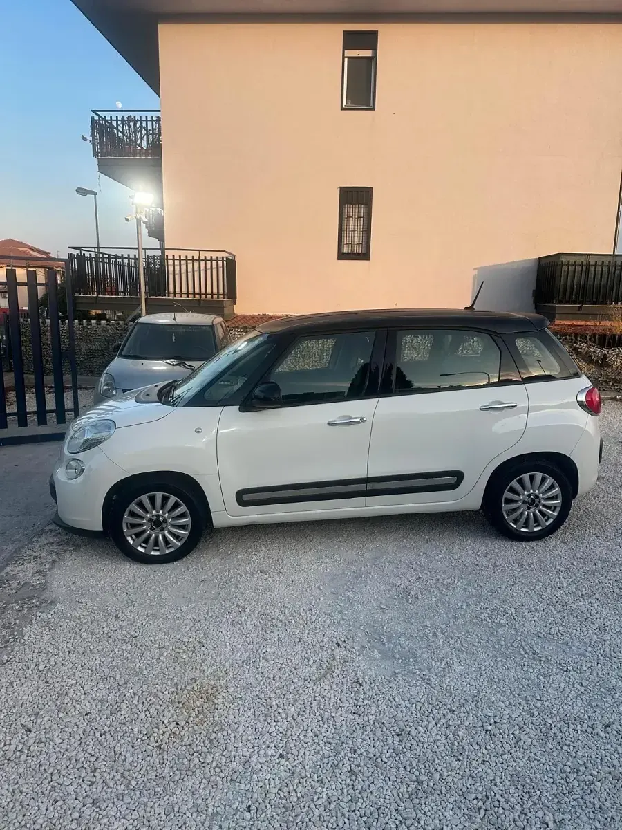 Usata Fiat 500L Living 84 CV (61 kW) 2015 Bianco Monovolume
