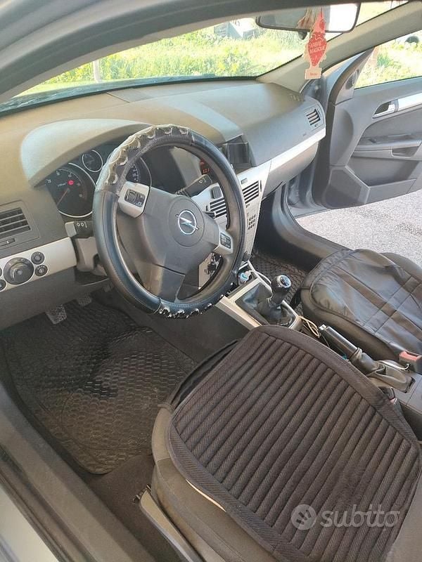 Usata Opel Astra 115 CV (84 kW) 2008 Berlina