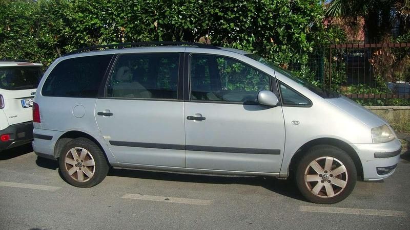 Usata VW Sharan Comfortline 116 CV (85 kW) 2002 Argento Monovolume
