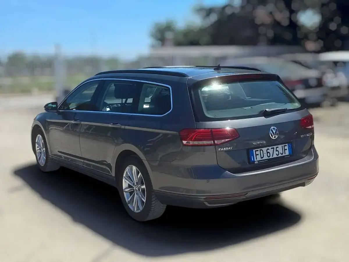 Usata VW Passat Comfortline 150 CV (110 kW) 2016 Grigio Station wagon