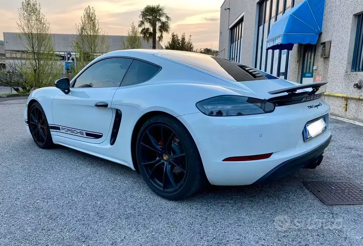Usata Porsche 718 Cayman S Chrono 350 CV (257 kW) 2018 Bianco Coupé