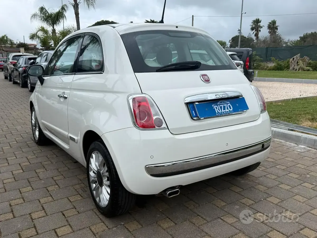Begagnad Fiat 500 Lounge 95 HK (69 kW) 2015 Vit Sedan