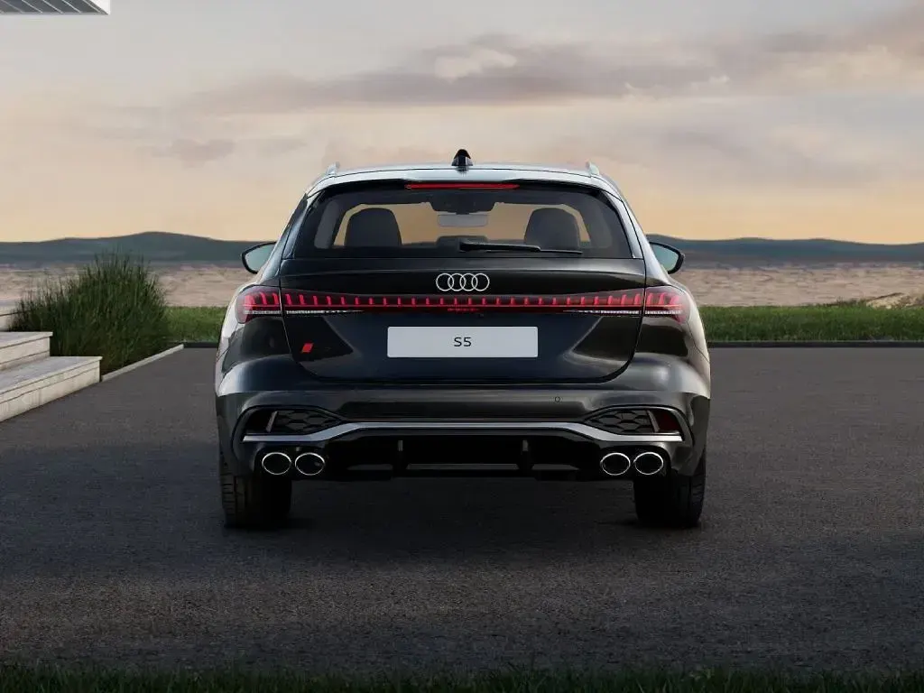 Nuova Audi S5 Ambiente 367 CV (269 kW) 2026 Nero mito metallizzato Station wagon