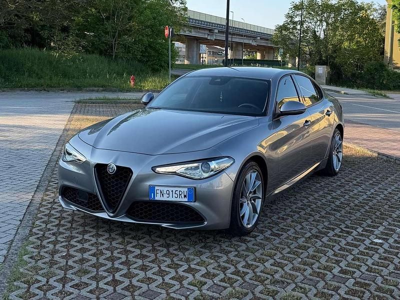 Usata Alfa Romeo Giulia Business 150 CV (110 kW) 2018 Grigio Berlina