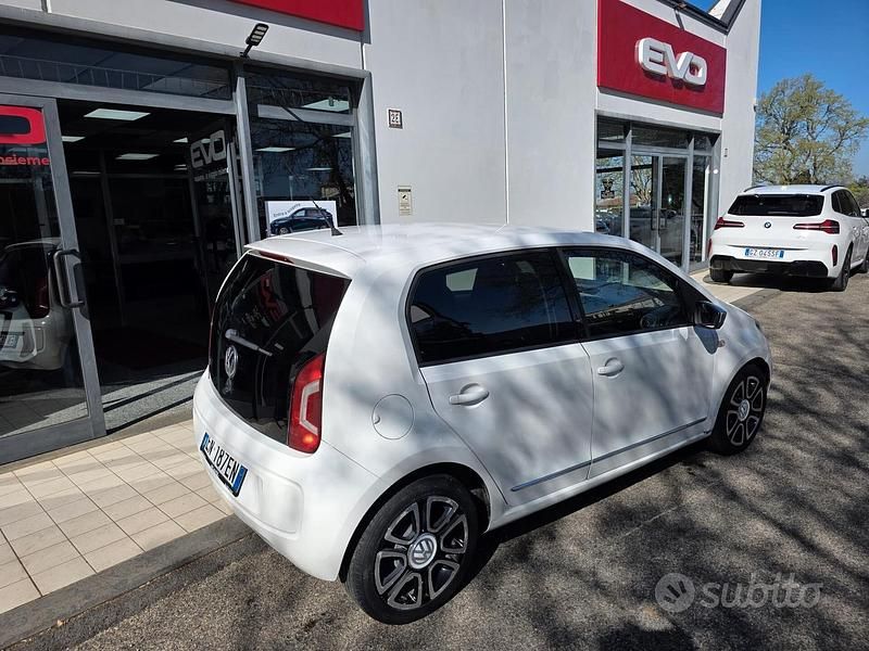 Usata VW up! Highline 75 CV (55 kW) 2012 Bianco Utilitaria