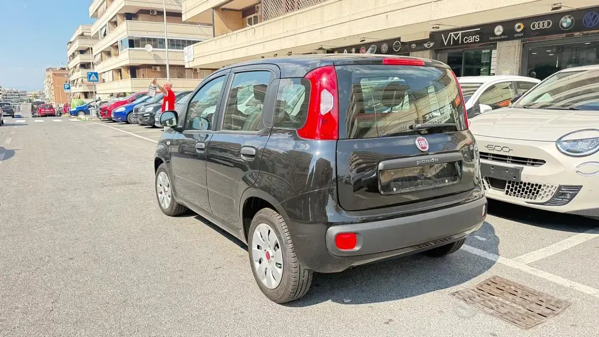 Usata Fiat Panda Lounge 69 CV (50 kW) 2016 Nero Utilitaria