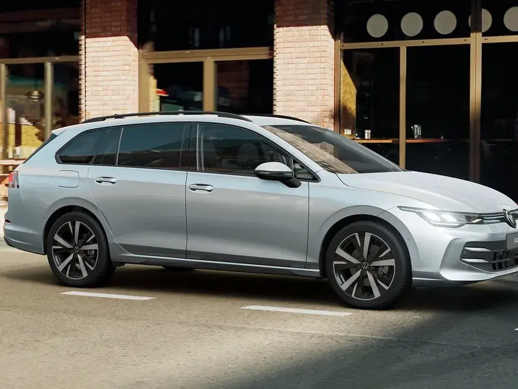 Nuova VW Golf VIII Edition 150 CV (110 kW) 2026 Dolomite silver metallizzato Station wagon