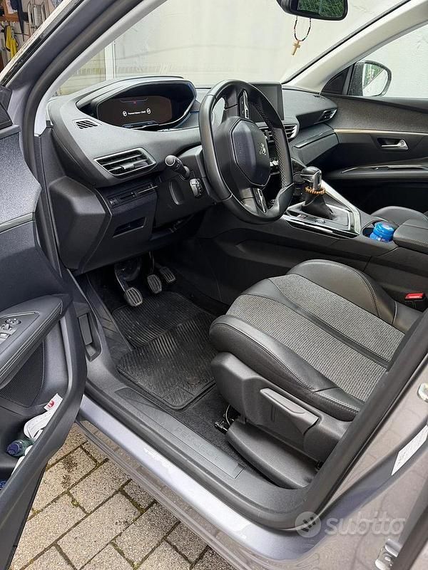 Usata Peugeot 3008 Allure 131 CV (96 kW) 2019 Grigio SUV