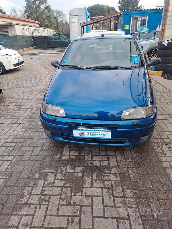 Usata Fiat Punto 88 CV (64 kW) 1997 Blu Berlina